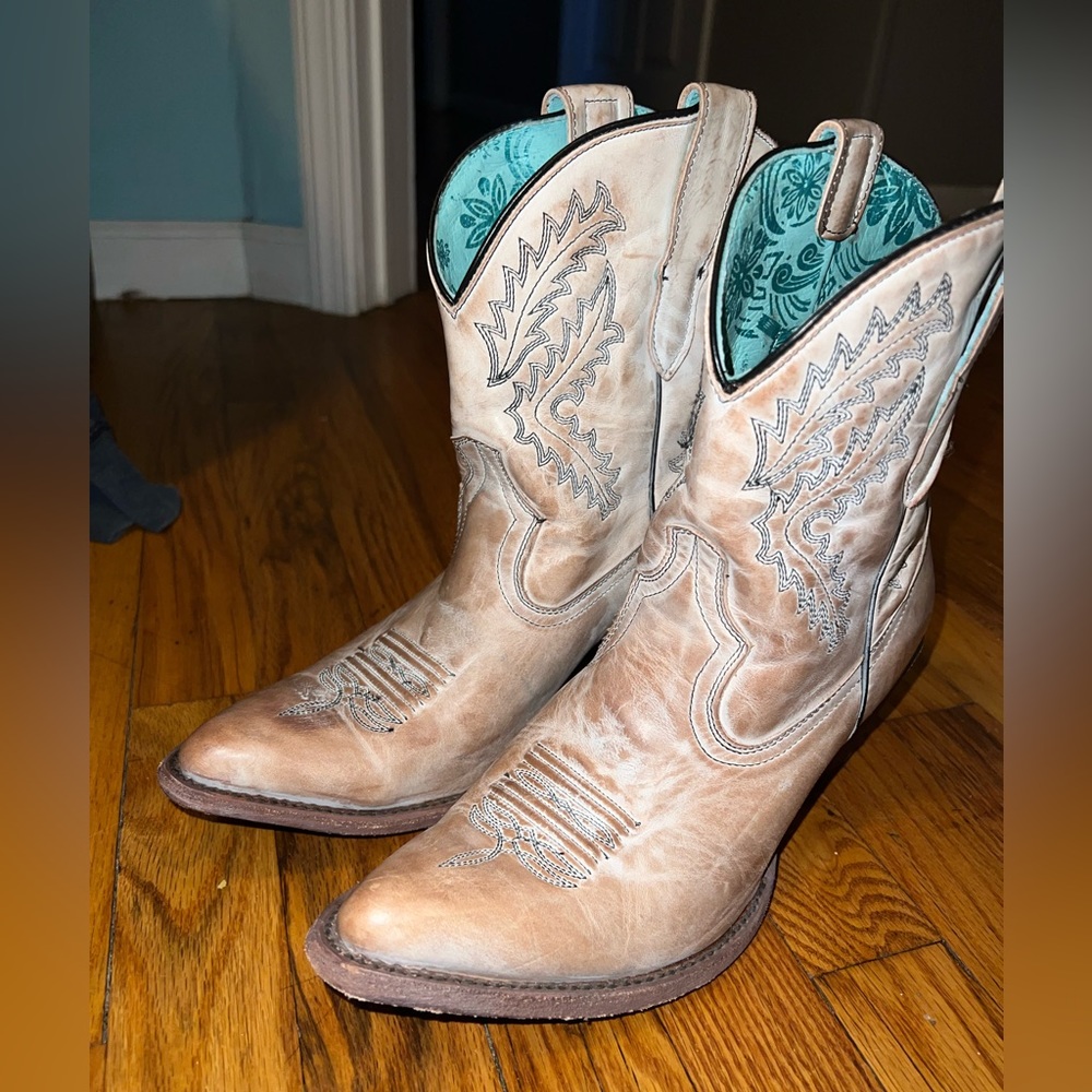 White cowboy boots